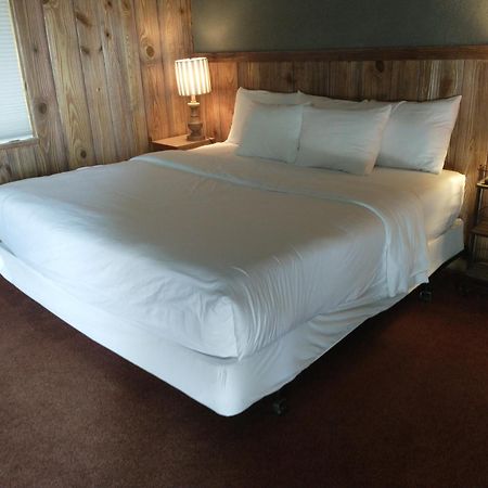 Simmer Motel Wamego Kültér fotó