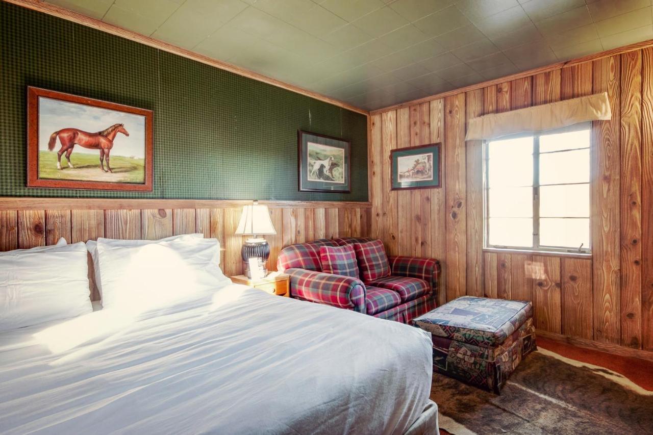 Simmer Motel Wamego Kültér fotó