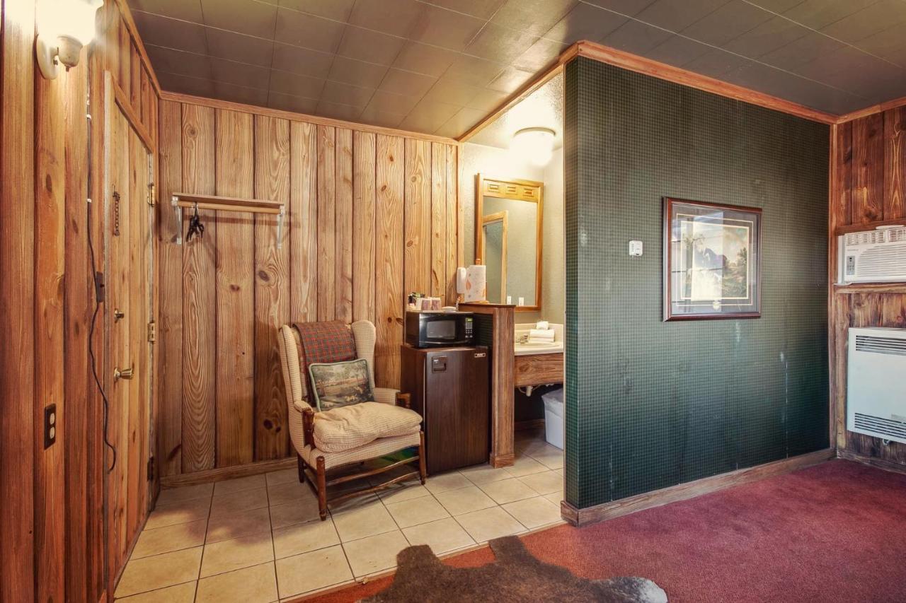 Simmer Motel Wamego Kültér fotó