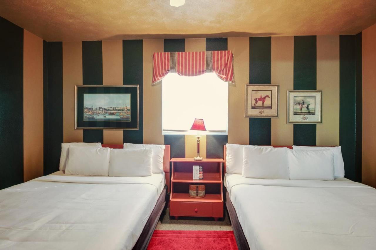 Simmer Motel Wamego Kültér fotó