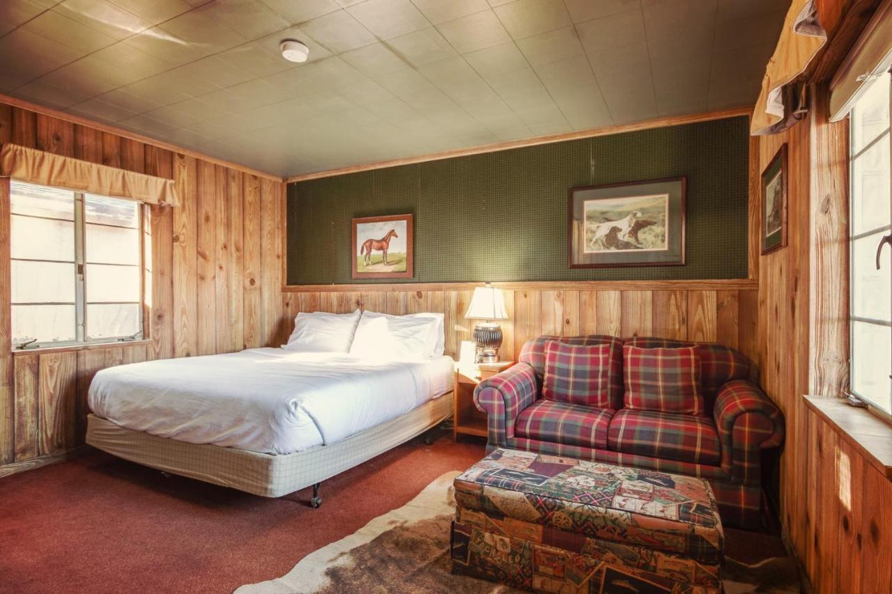 Simmer Motel Wamego Kültér fotó