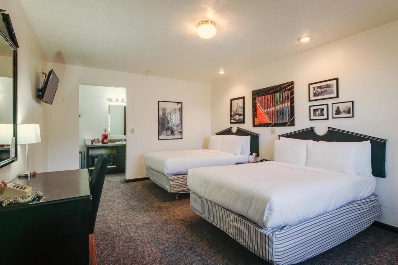 Simmer Motel Wamego Kültér fotó