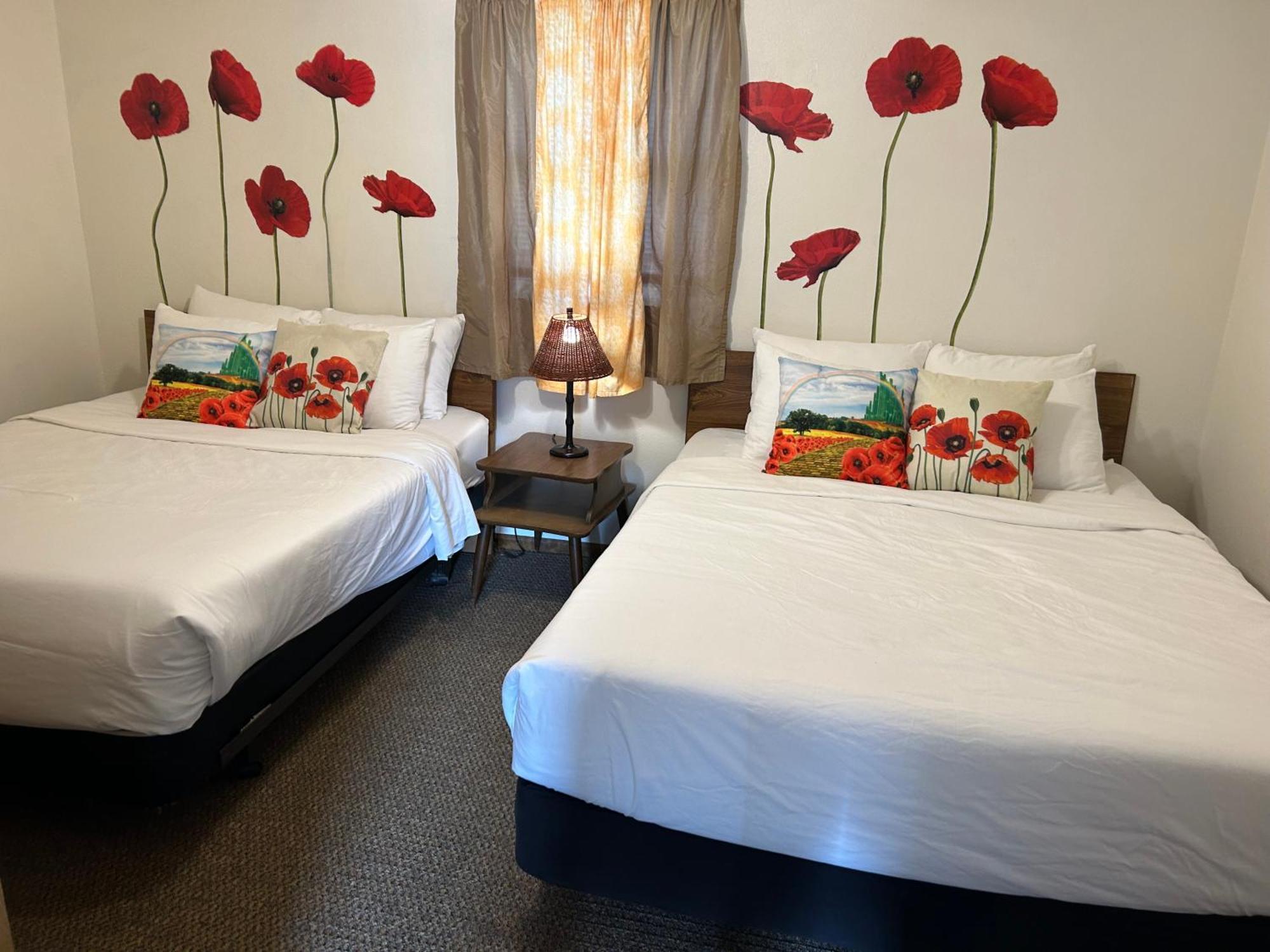 Simmer Motel Wamego Kültér fotó